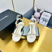 CC SANDAL 25S IN WHITE CALFSKIN WITH GOLD HARDWARE