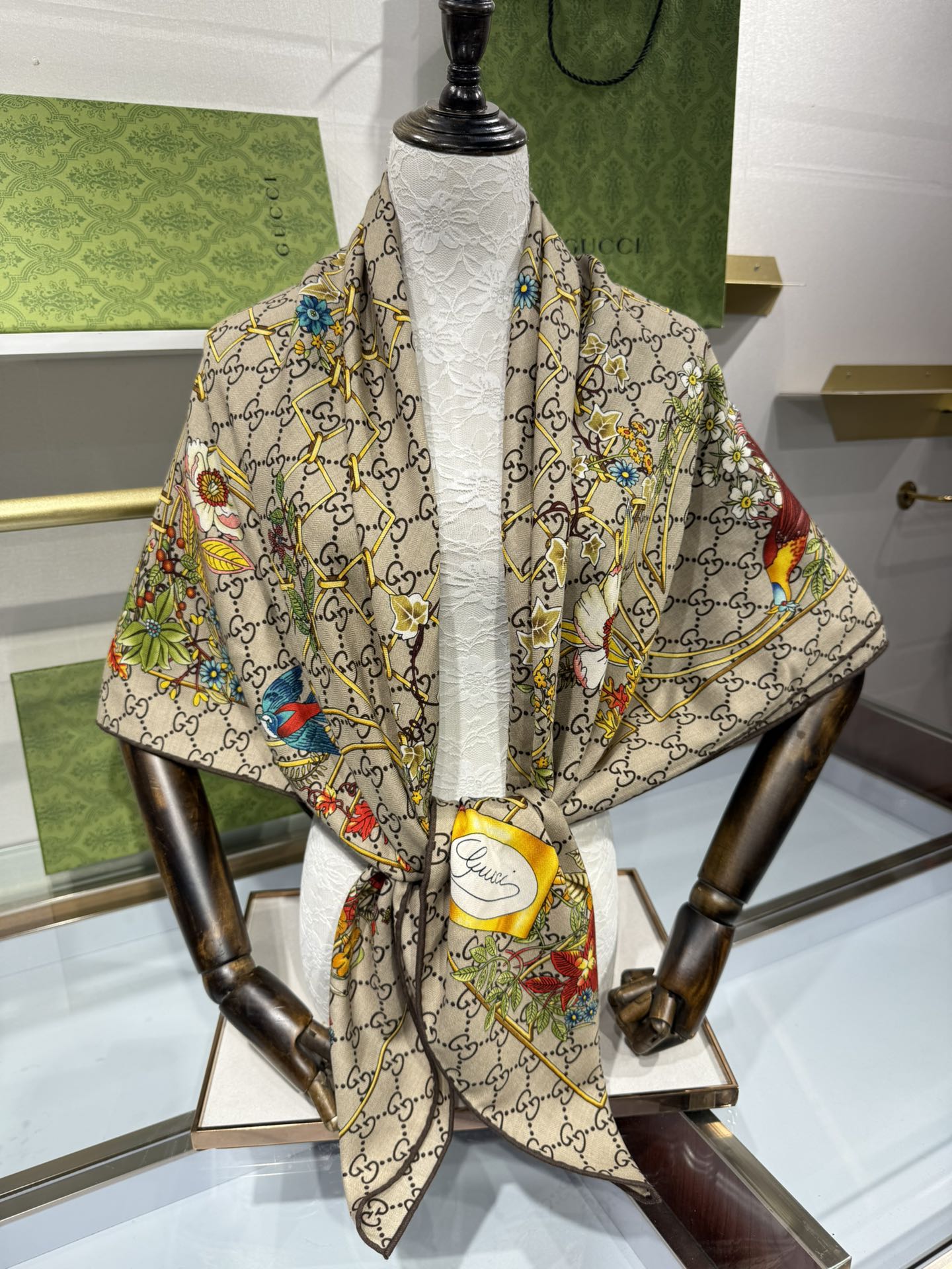 GUCCI 25S SCARF 140 IN CASHMERE 636341