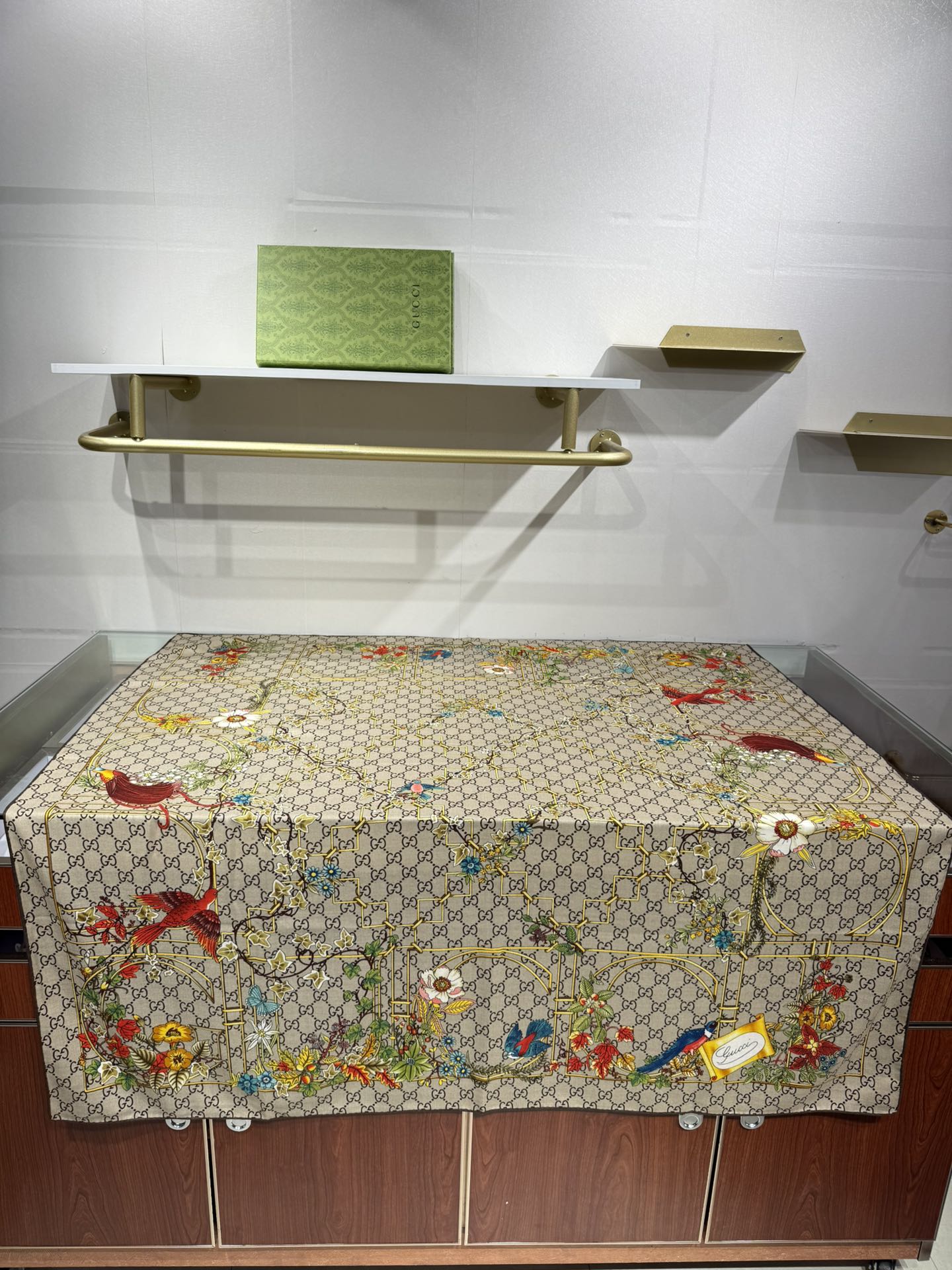 GUCCI 25S SCARF 140 IN CASHMERE 636341