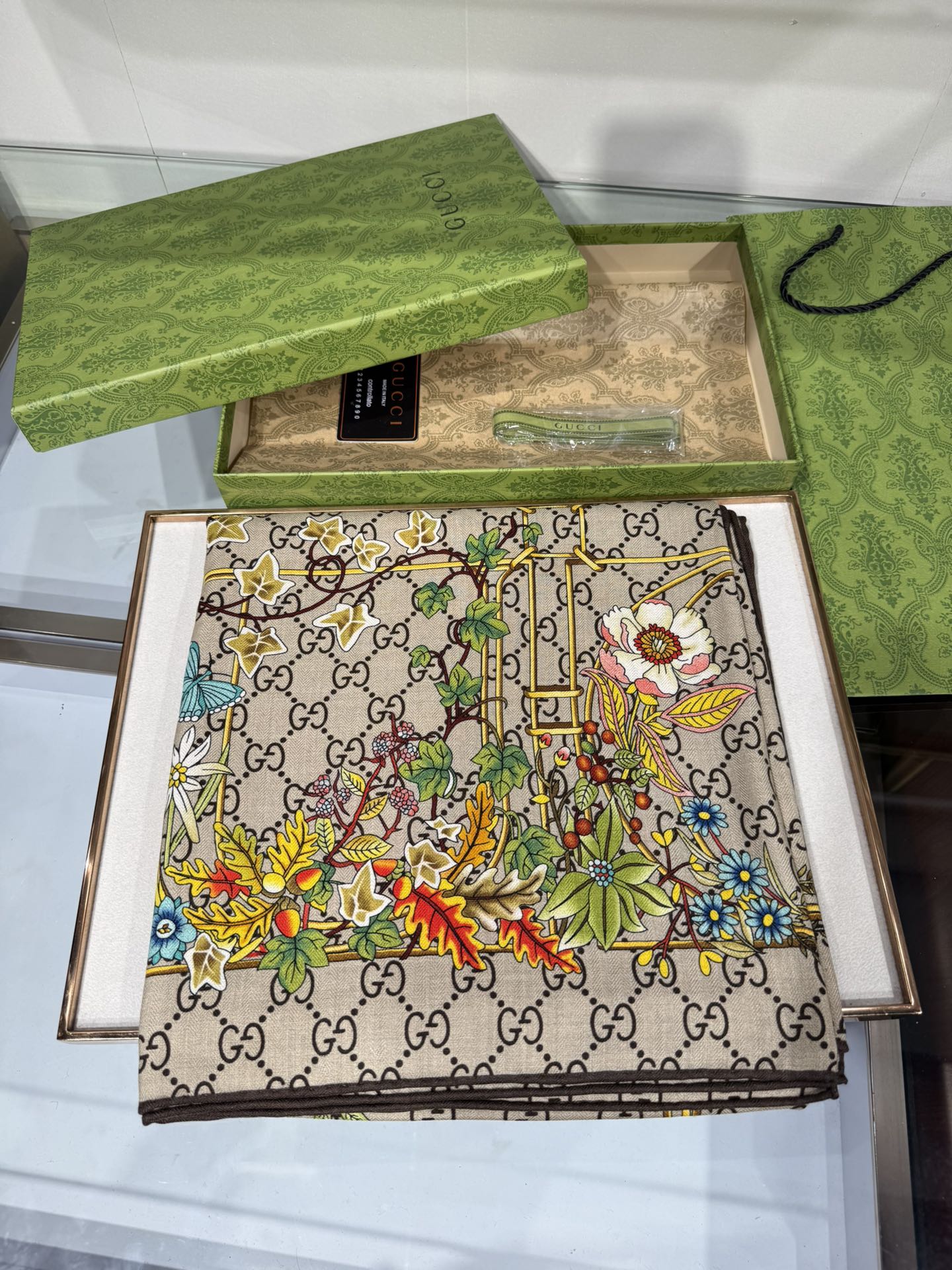 GUCCI 25S SCARF 140 IN CASHMERE 636341