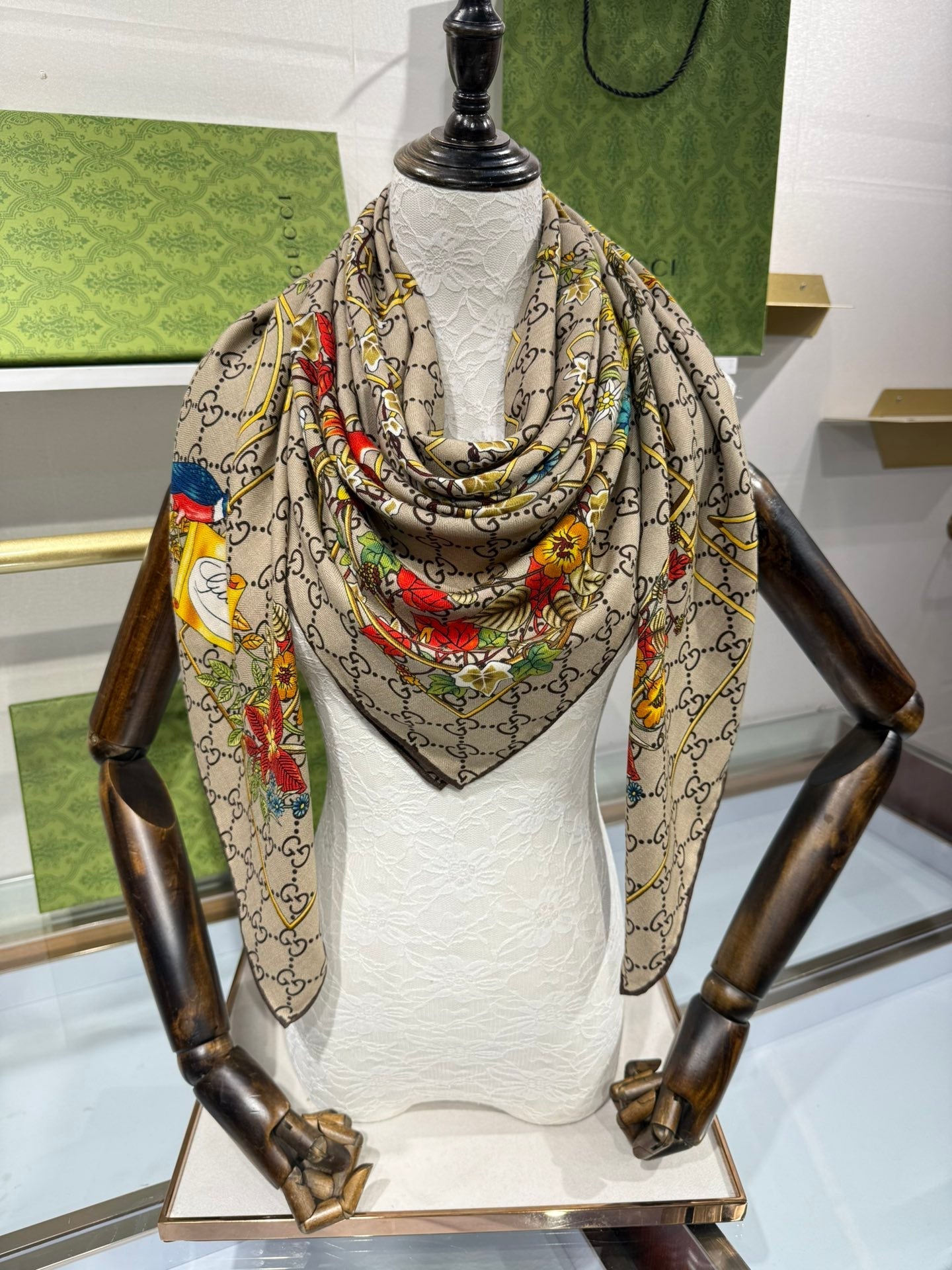 GUCCI 25S SCARF 140 IN CASHMERE 636341