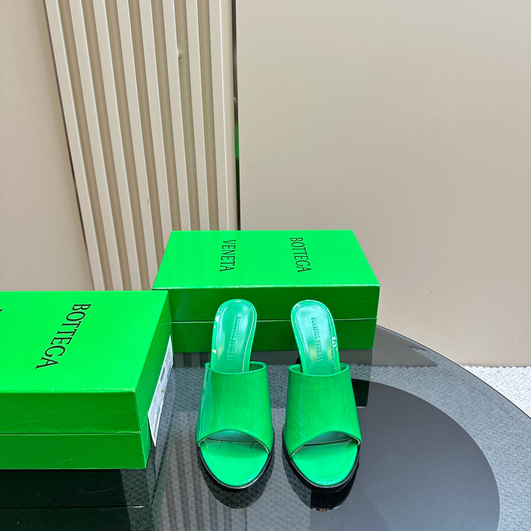 HIGH MULE 95 MM IN EMERALD GREEN CALFSKIN