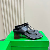 MARELLA THONG IN BLACK LEATHER WITH SIGNATURE INTRECCIATO INSOLE 55 MM