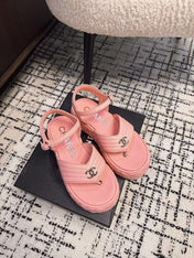 THICK-SOLED THONG SANDAL IN BRIGHT PINK LAMBSKIN