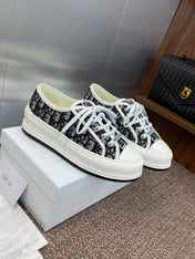 DIOR 25S WALK'N' SNEAKER IN DARK GREY DIOR OBLIQUE EMBROIDERED COTTON