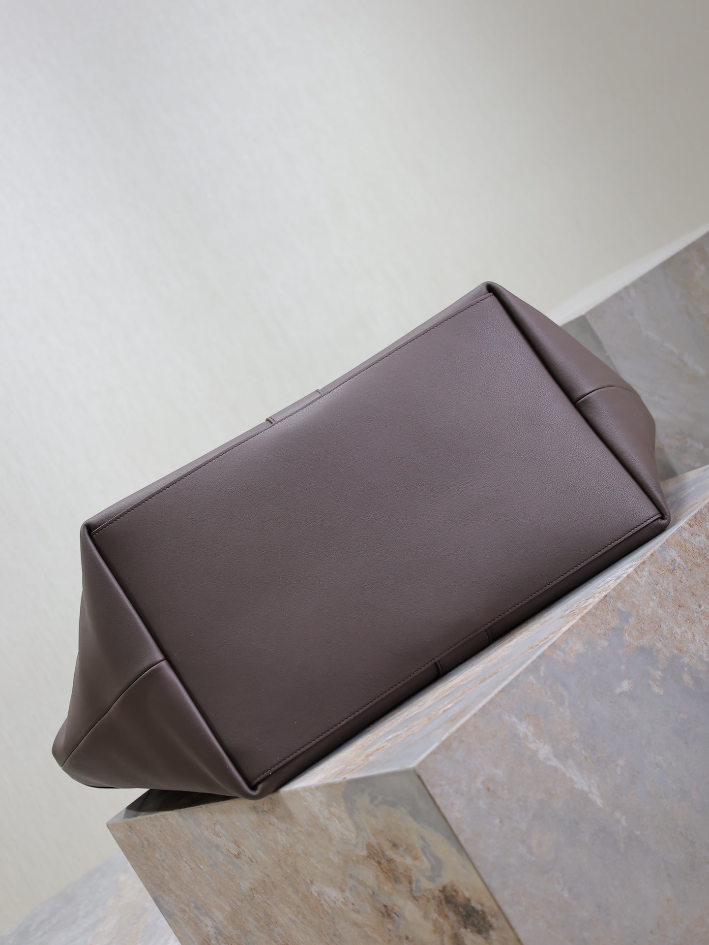 YSL 25S Y TOTE 50 IN PURPLE BROWN CALFSKIN GOLD HARDWARE