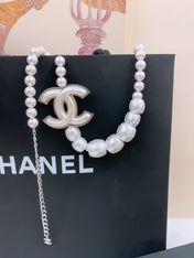 CHAIN BELT IN PEARL AND SILVER METAL