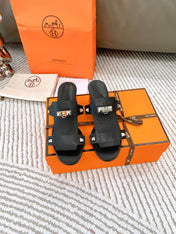 INVINCIBLE 50 SANDAL IN BLACK CALFSKIN