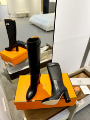 STORY BOOT 85MM IN BLACK CALFSKIN